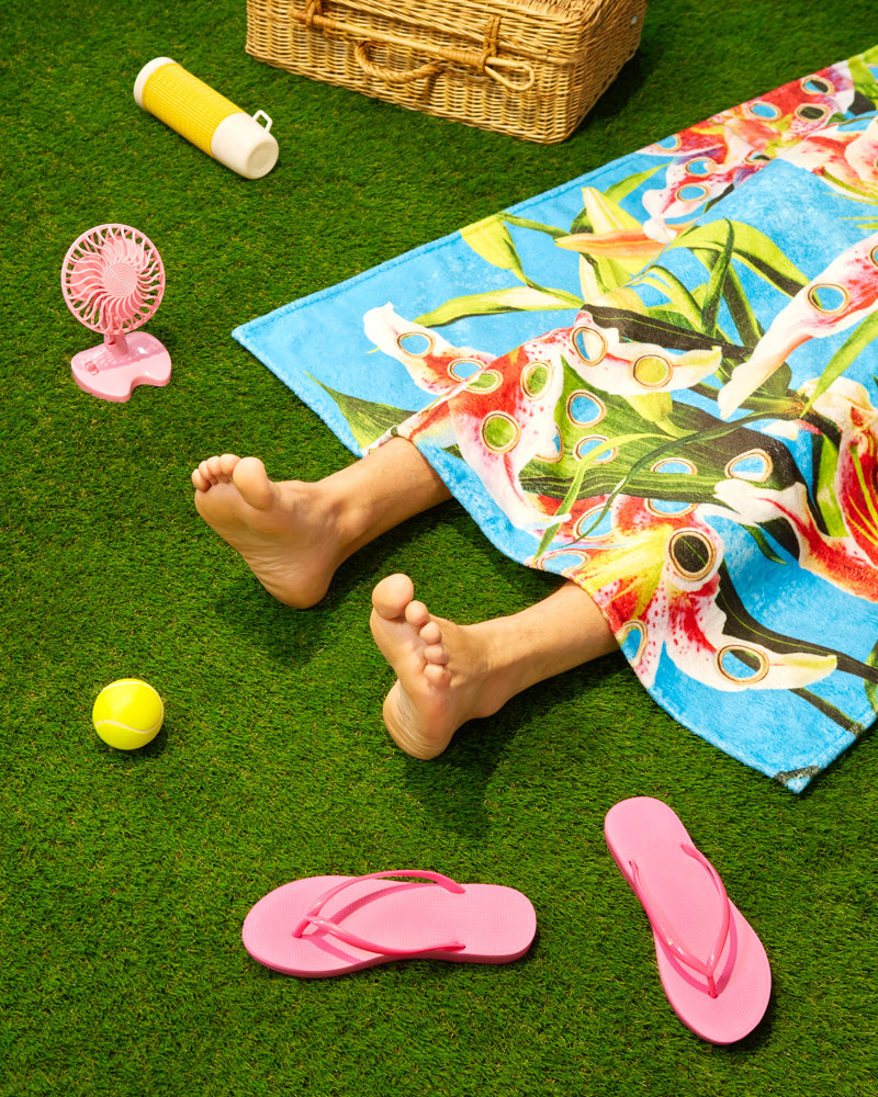 BEACH TOWEL FLOWERS WITH HOLES